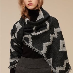 Aritzia Diamond Mosaic Scarf (black and gray)